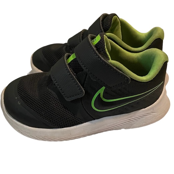 Nike star runner 2 toddlers shoes in black and green sz 6C - Picture 1 of 5